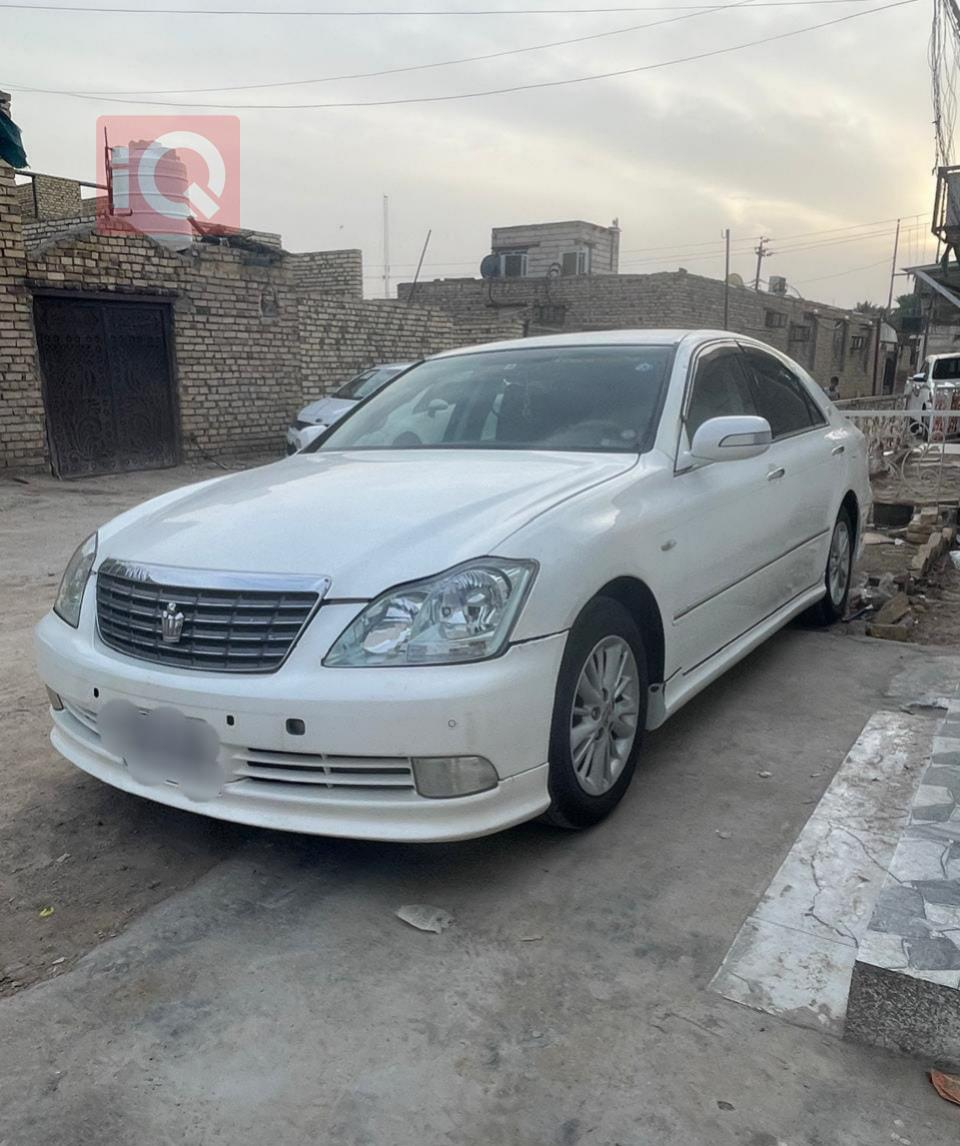 تۆیۆتا کراون